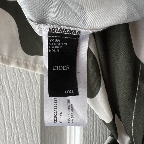 Whimsical Pattern Crop Top with Front Tie - Picture 4 of 4